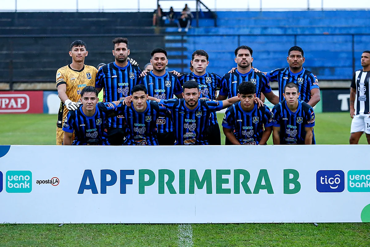 Formación oficial de Atlántida antes del partido ante 12 de Octubre (SD), fecha 30